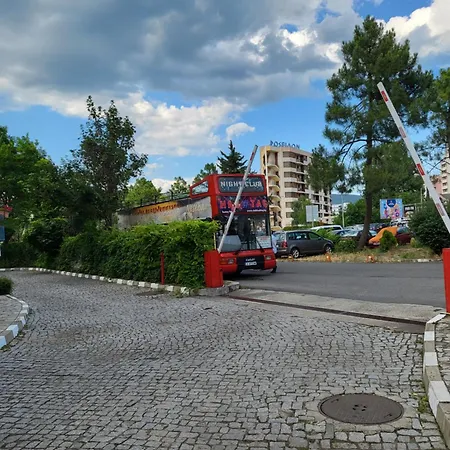 アパート до плажа в *